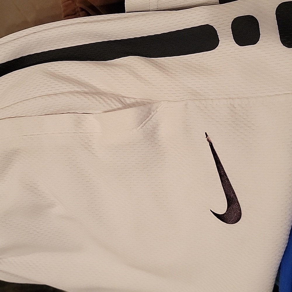 Nike Dri Fit White Mesh Shorts - Size M - Picture 9 of 11